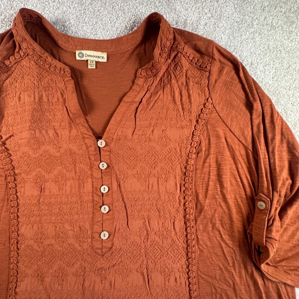 Democracy Womens 2X Rust Orange Embroidered Henley Blouse 3/4 Roll Tab WMA7025TX